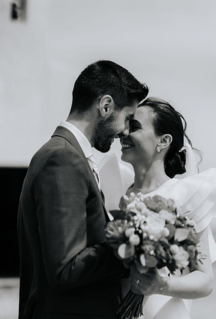 photos de couple mariage lyon tete à tete mariés heureux