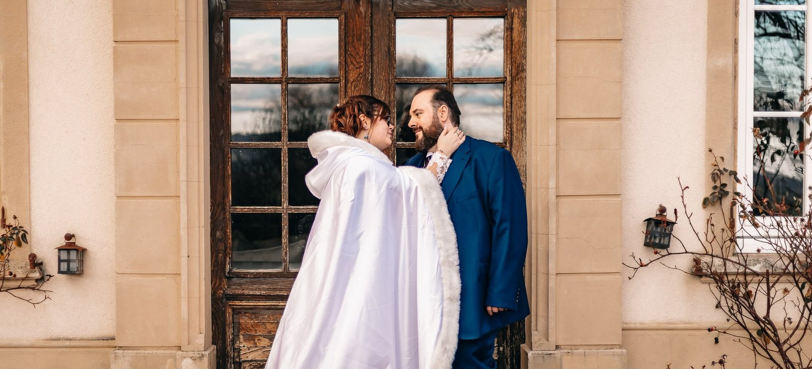 photographe mariage roanne photos de couple au au Domaine des Grands Cèdres