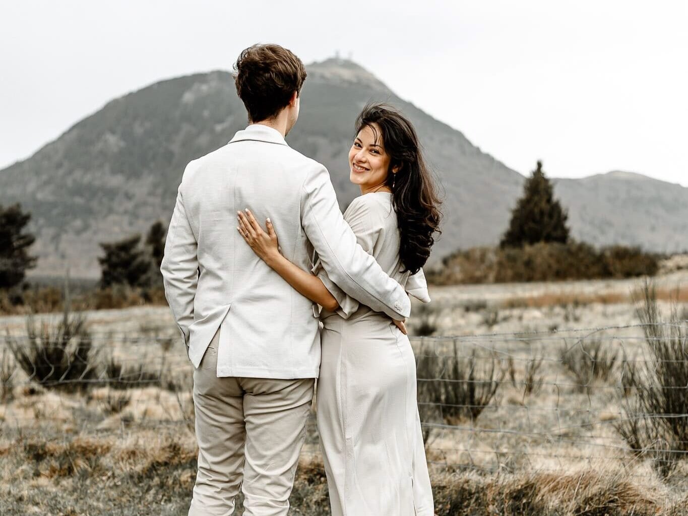 Séance photo engagement avant mariage dans les mont du lyonnais 